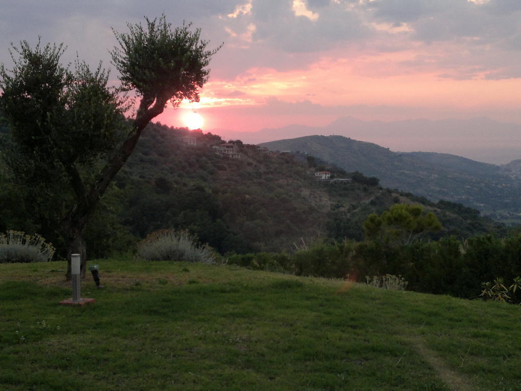 Casa Vacanza Villa Aurora Laureana Cilento Exterior foto